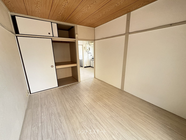 南住吉幸栄ビルの居間写真