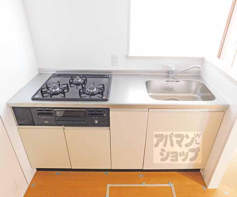 キッチン　便利なシステムキッチンです