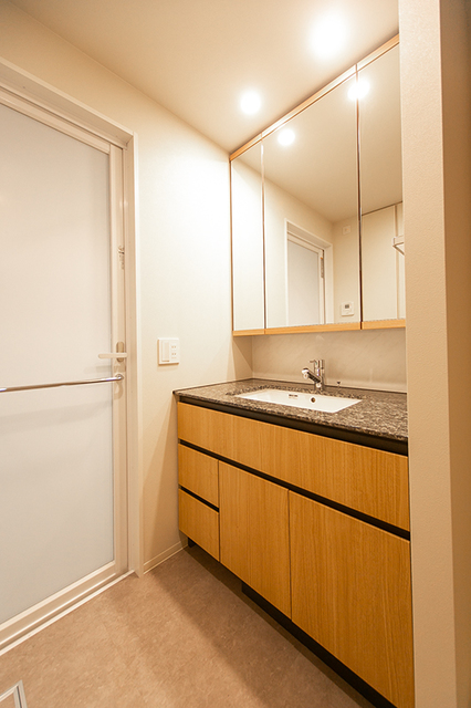 洗面設備　※写真は同タイプ住戸です。