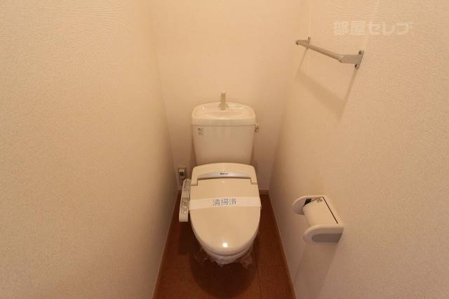 トイレ　２０１号室の写真です。