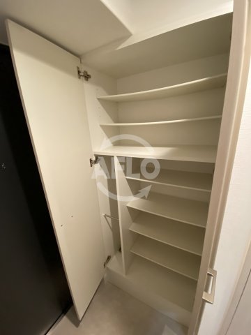 玄関　エスリード南森町　下駄箱