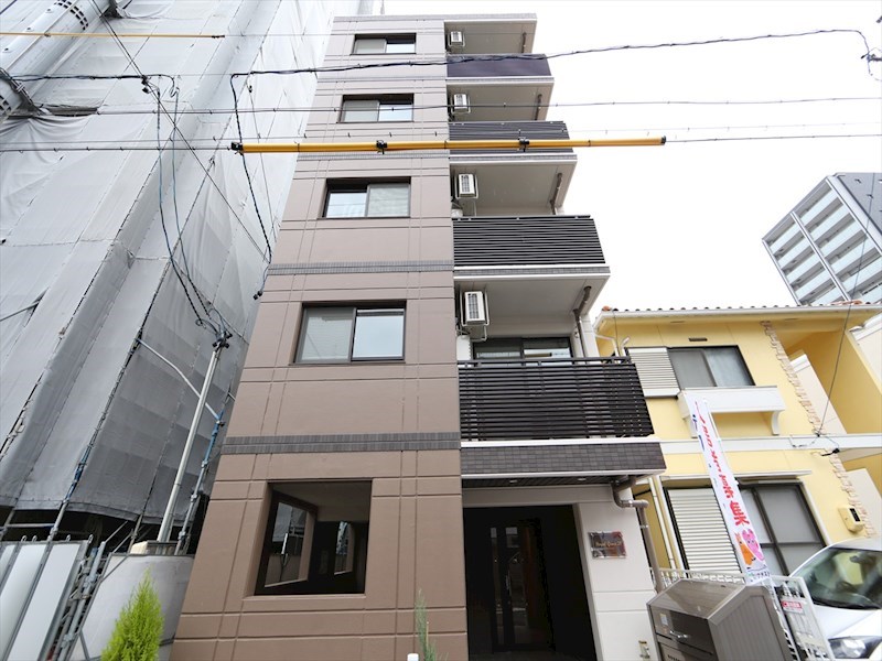 建物外観　外観　オートロック付　防犯カメラ付