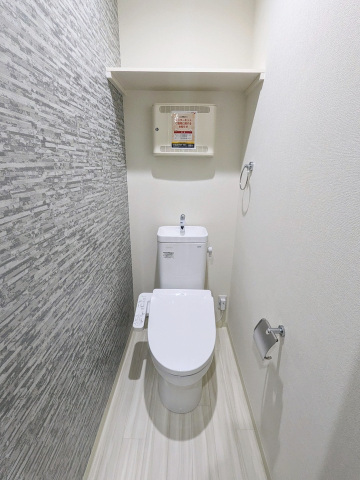 トイレ　温水洗浄暖房便座付き
