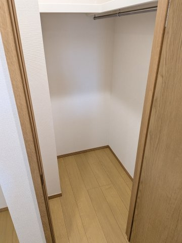 収納　お洋服もたくさんしまえます