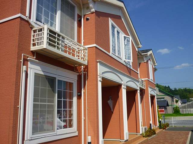 建物外観　即入居可能★人気のカウンターキッチン＆サンルーム完備●