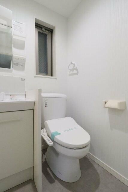 東武東上線 東武練馬駅 徒歩9分 4階建 築7年のトイレ写真