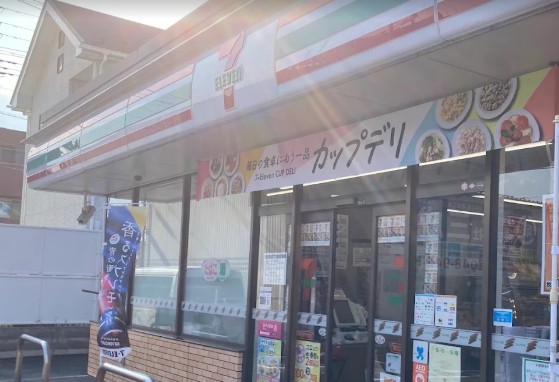 コンビニ　セブンイレブン 草加清門南店（コンビニ）まで586m