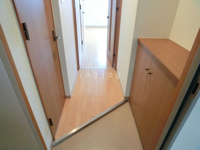 玄関　高低差がなくフラットな玄関☆