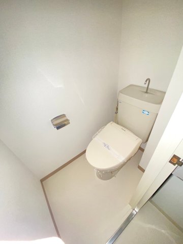 トイレ　画像は別号室。ご参考にどうぞ