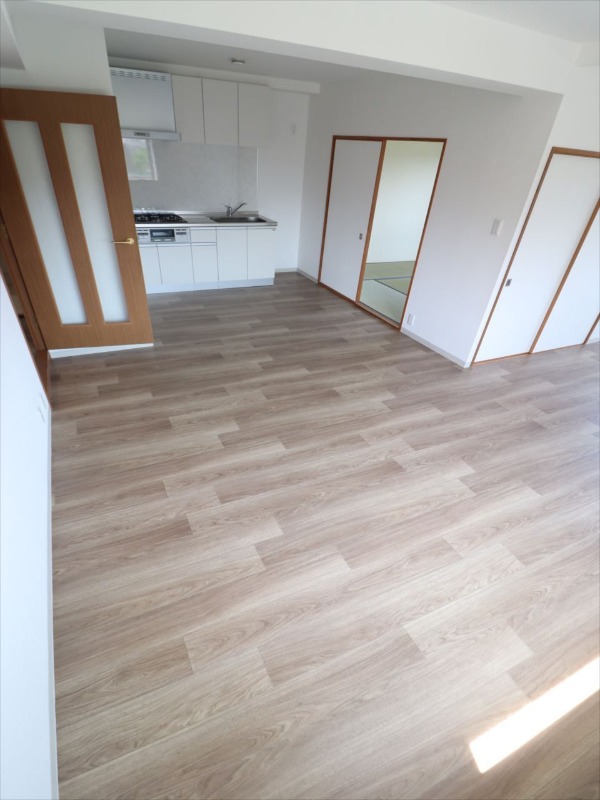 居室・リビング　16帖のリビングルーム