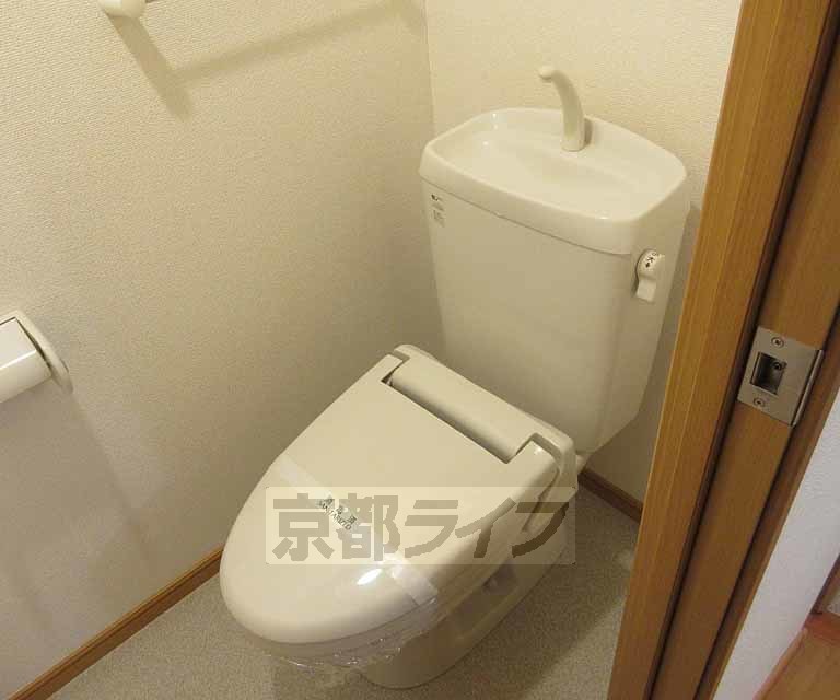 トイレ　ウォシュレット付・