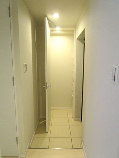玄関　※別部屋参考画像