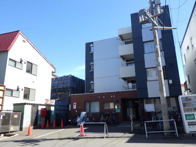 グラムール南平岸の外観写真