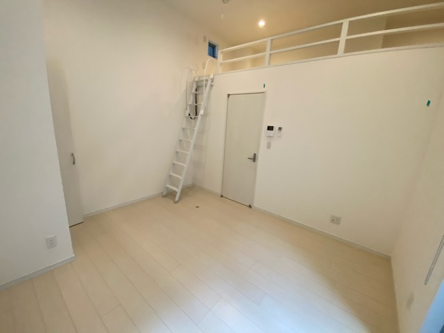 居室・リビング　ロフト付きのお部屋です♪