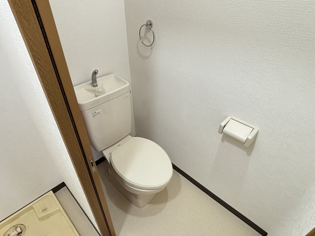 トイレ　トイレ内コンセントございます