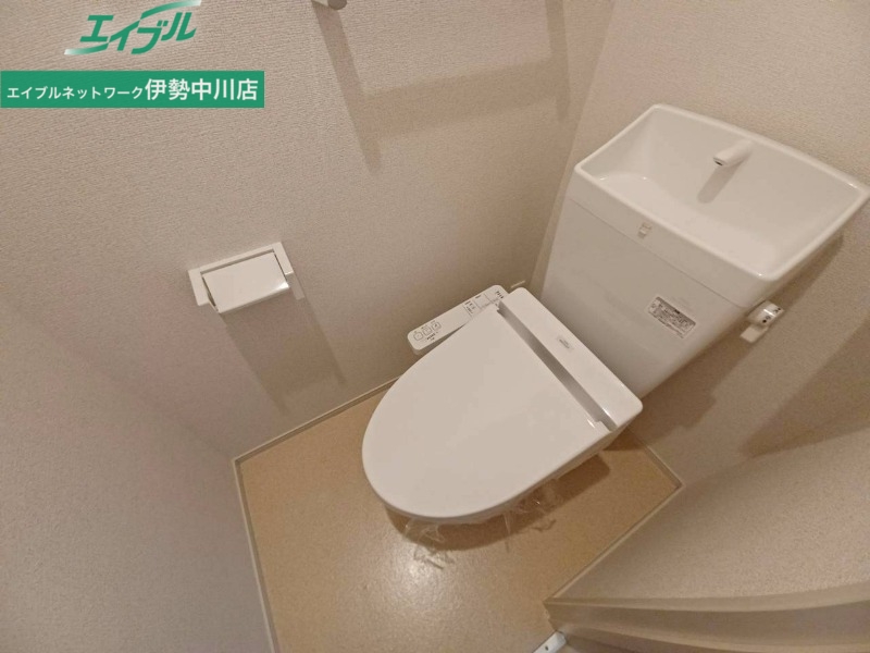 トイレ　同型参考写真