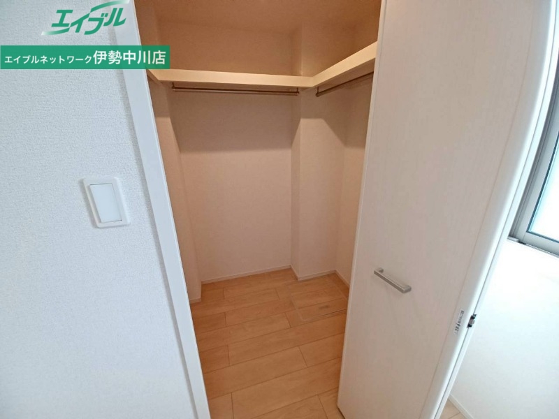 収納　同型参考写真