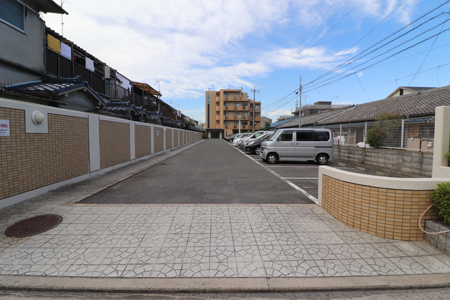 駐車場　敷地内駐車場
