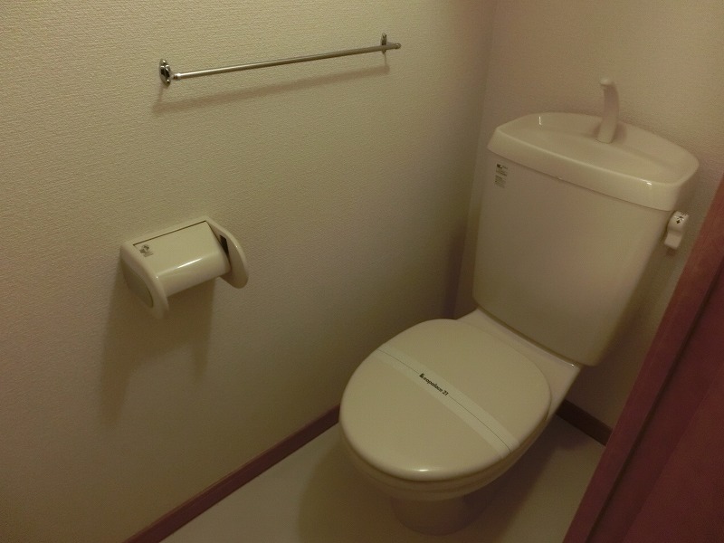 ＪＲ東海道本線 西岡崎駅 徒歩4分 2階建 築24年のトイレ写真