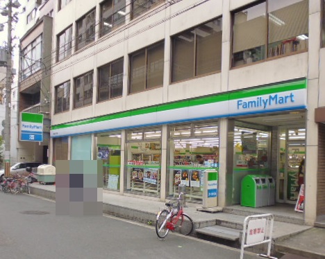 コンビニ　ファミリーマート南船場店（コンビニ）まで142m