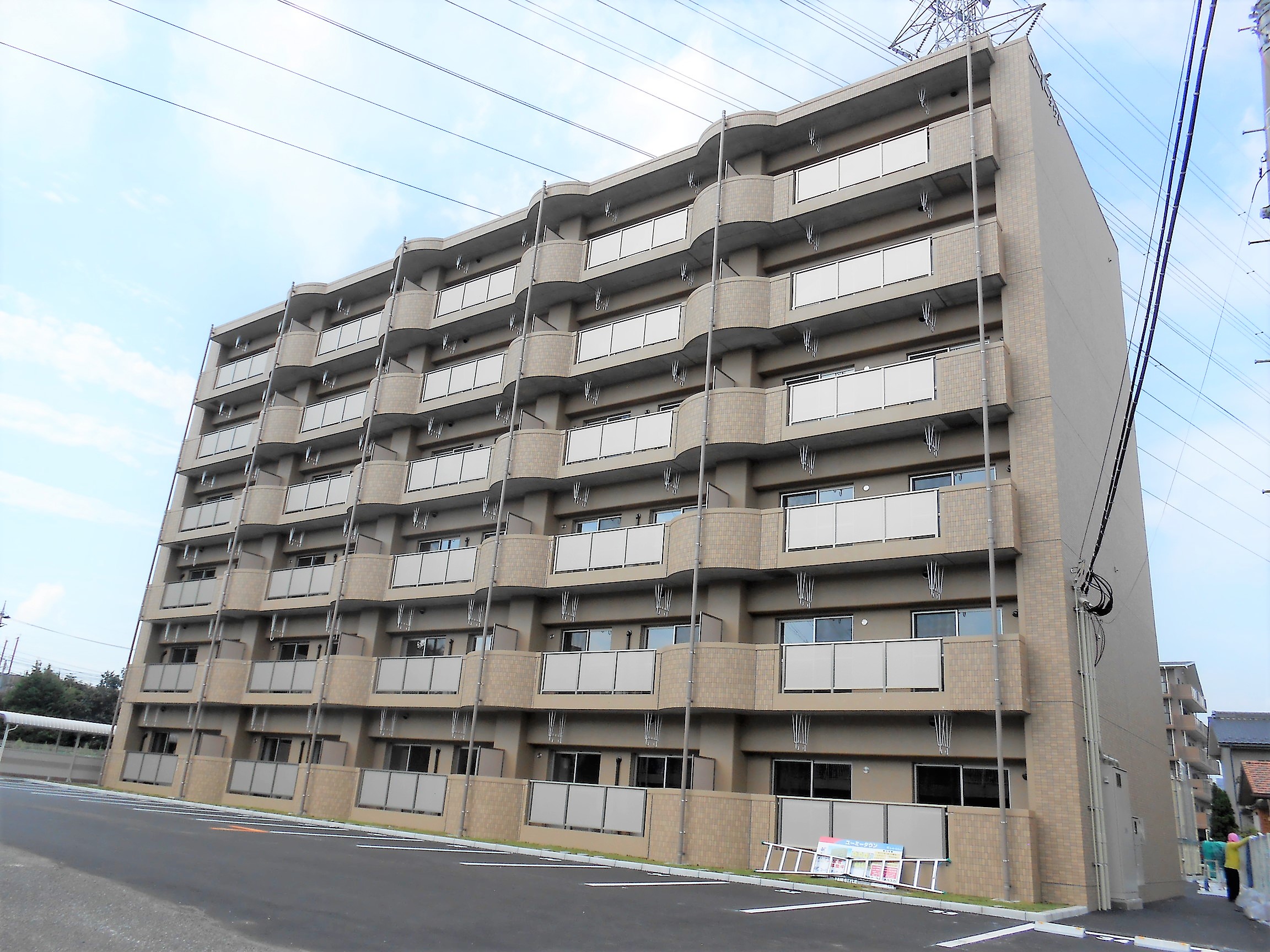 建物外観　地震に強いRCマンションです。小山駅まで徒歩圏内の好立地です