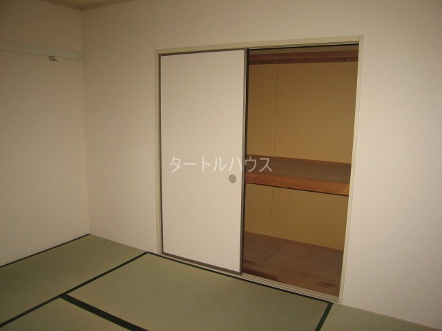 四條畷植村ハイツの内装写真