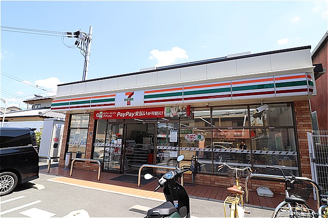 コンビニ　セブンイレブン大東市諸福5丁目店（コンビニ）まで443m