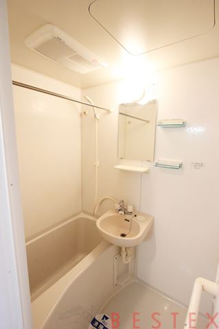 バス・シャワールーム　※同タイプのお部屋の写真です