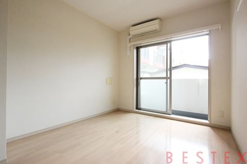 居室・リビング　※同タイプのお部屋の写真です