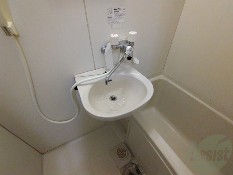 洗面設備　洗面台。身支度にはかかせないですよね～。