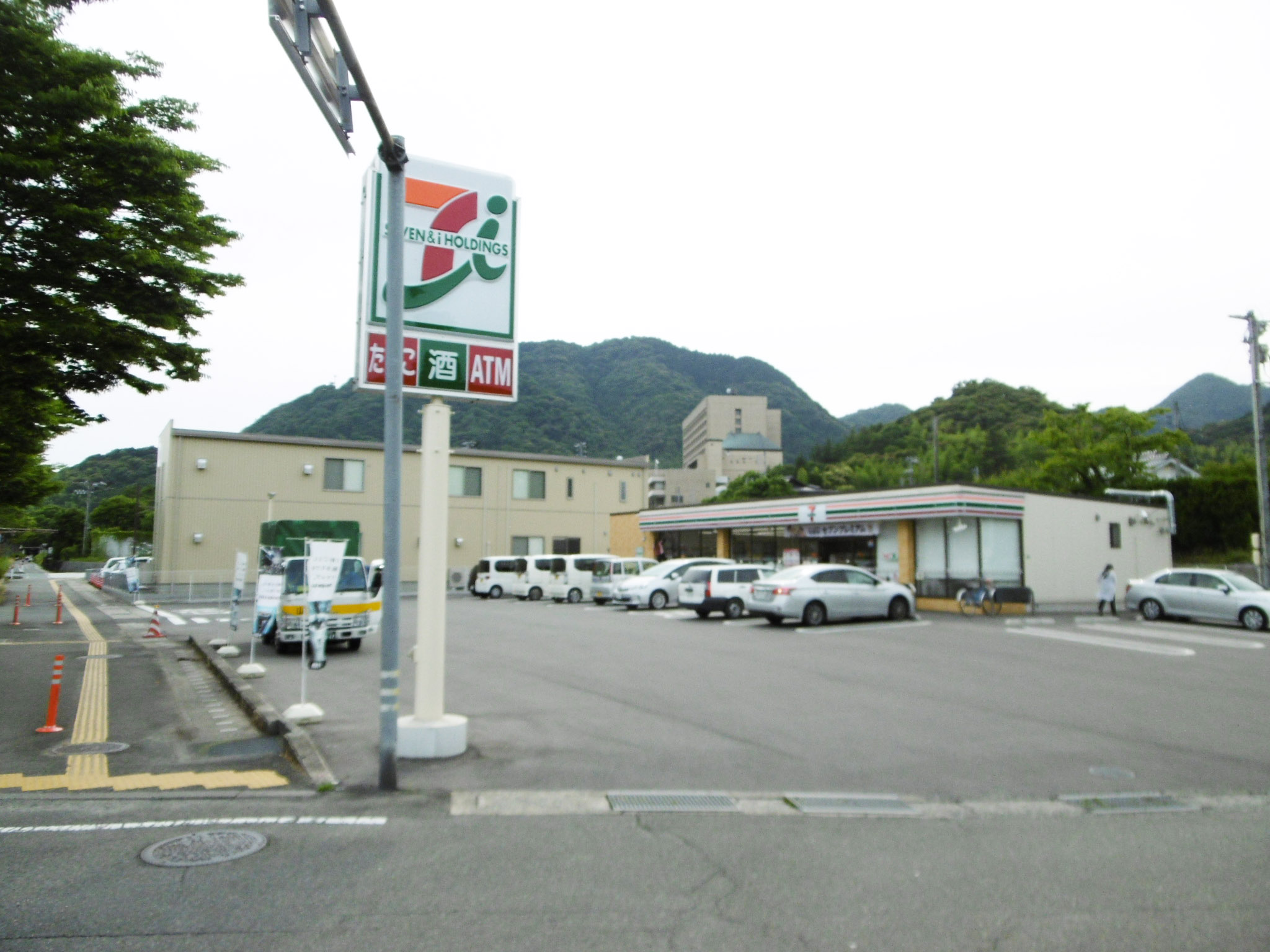 コンビニ　セブンイレブン県庁前店（コンビニ）まで1587m