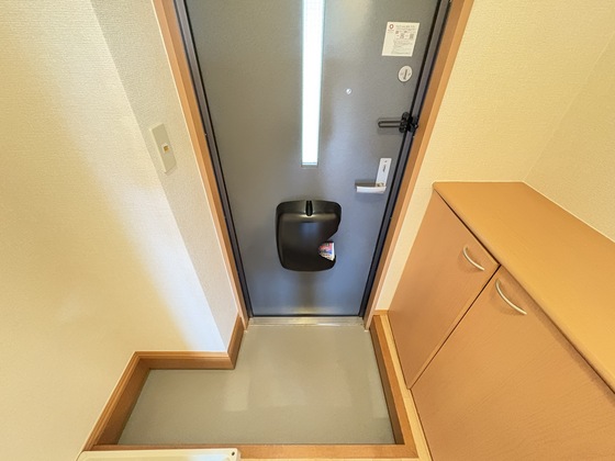 ヴィレッジ南四日市の玄関写真