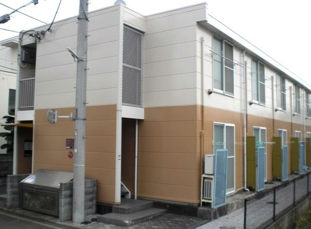 武蔵村山市学園のアパートの建物外観