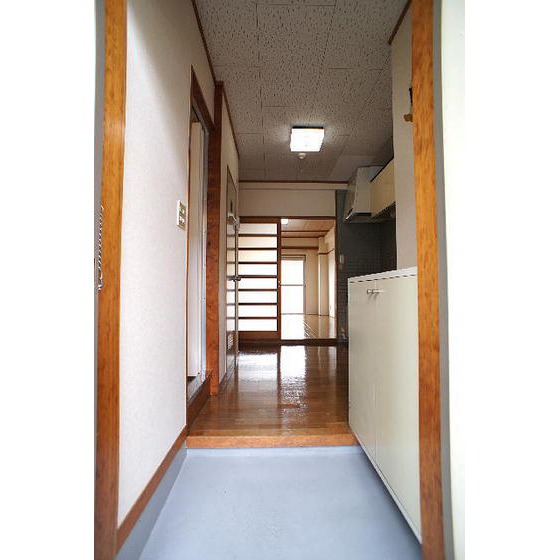 玄関　便利なシューズボックス付き