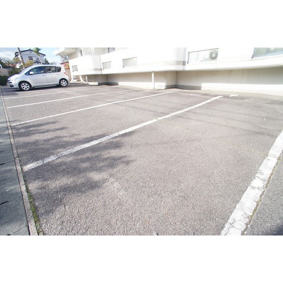 駐車場　月／５，０００円