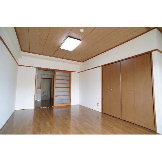 居室・リビング　お掃除のしやすいフローリングタイプ