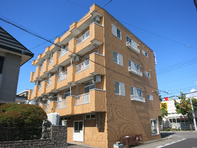 【函館市松陰町のマンションの建物外観】