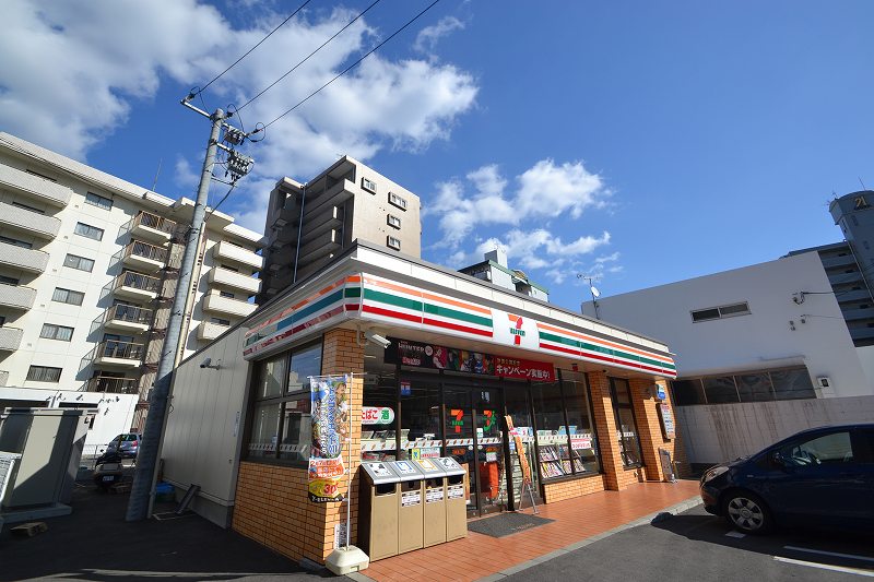 コンビニ　セブンイレブン広島三篠1丁目店（コンビニ）まで370m