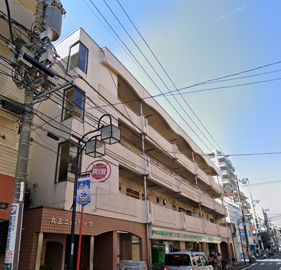 川崎市中原区井田中ノ町のマンションの建物外観