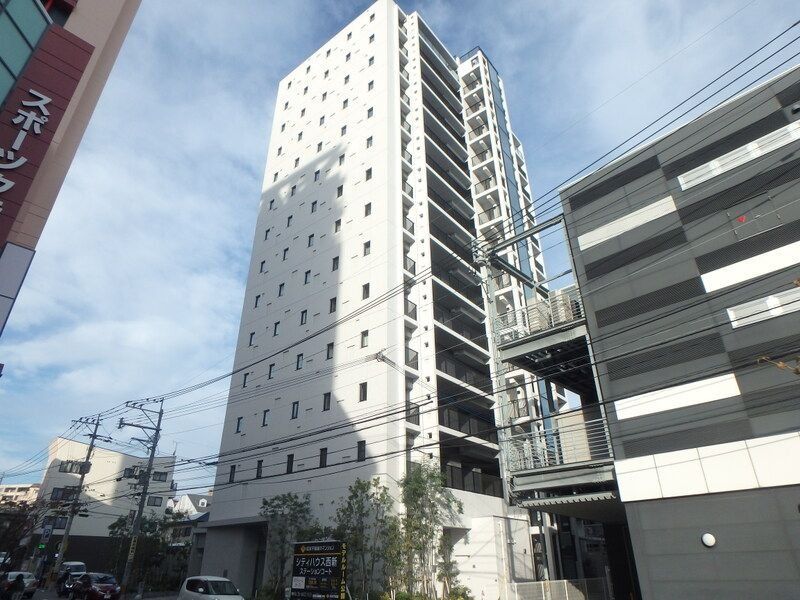 福岡市早良区西新のマンションの建物外観