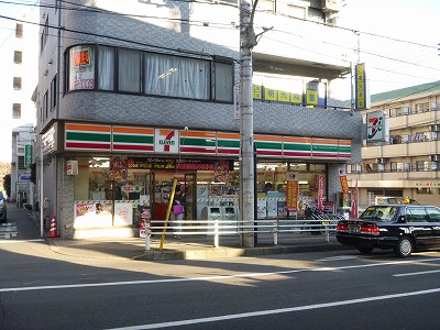 コンビニ　セブンイレブン八王子高尾駅南口店（コンビニ）まで322m