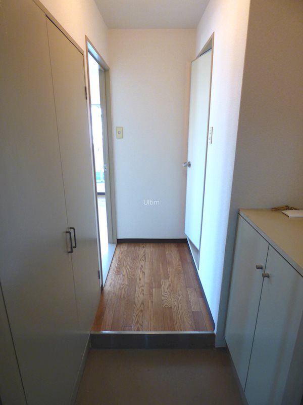 玄関　※他のお部屋です、ご参考までに