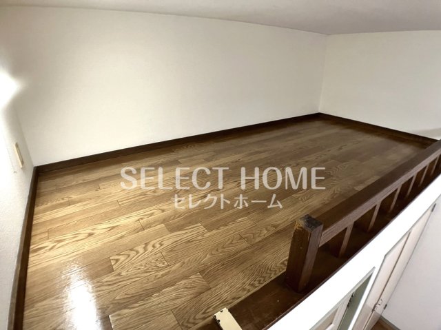 その他部屋・スペース　開放的な寝室です