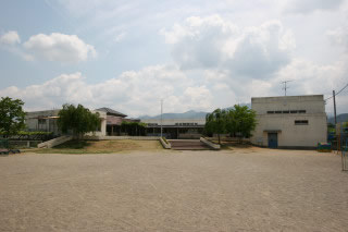 幼稚園・保育園　御坂西保育所（幼稚園・保育園）まで910m