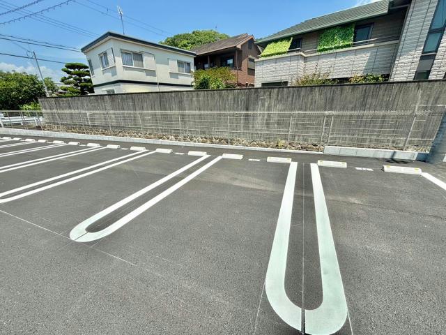 【D-PLACE城西の駐車場】