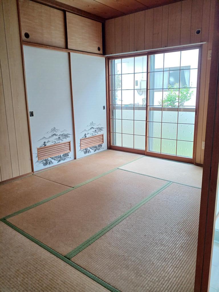 中島・T貸家の居間写真