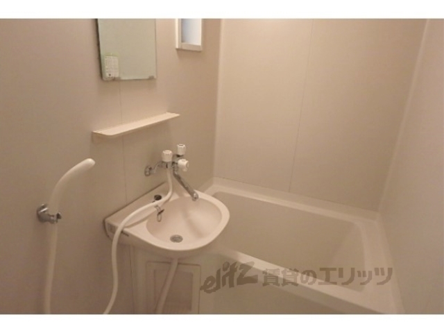 バス・シャワールーム　バス