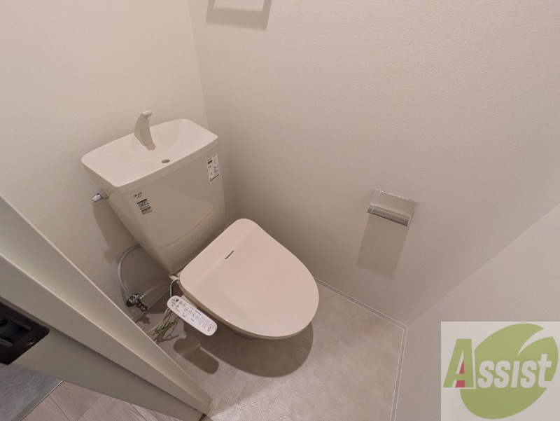 トイレ　シャワートイレになっているので快適です！