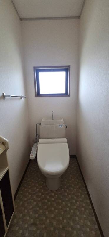 ＪＲ予讃線 観音寺駅 徒歩13分 2階建 築31年のトイレ写真