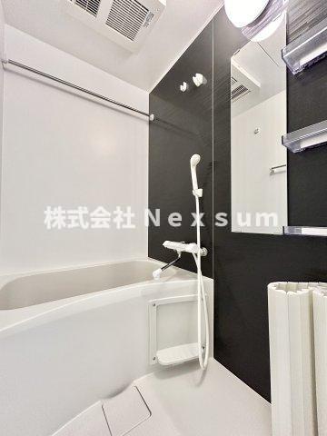 バス・シャワールーム　コンパクトで使いやすいお風呂です！